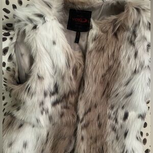 Yoki Faux Fur Vest in Cream and Gray
